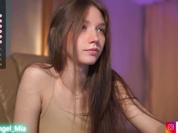 webcam girl angels_kiss live cam image #5190524