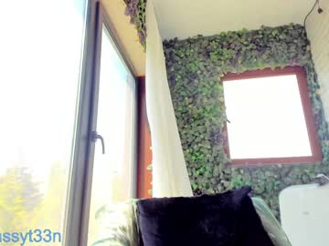 webcam girl sassyt33n live cam image #4316968