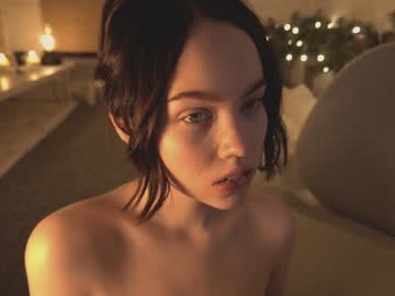 webcam girl bibi_it_is live cam image #764090