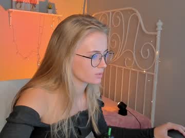 webcam girl linellali live cam image #2562871