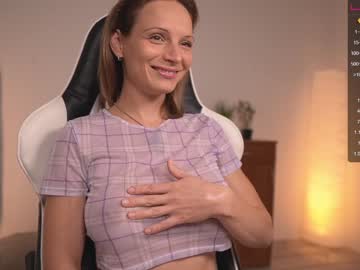 webcam girl laraslife live cam image #2812307