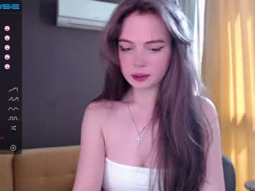 webcam girl small_blondee live cam image #1780299