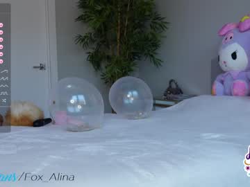 webcam girl fox_alina live cam image #6062256