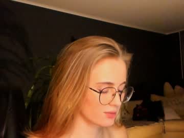 webcam girl linellali live cam image #2973145
