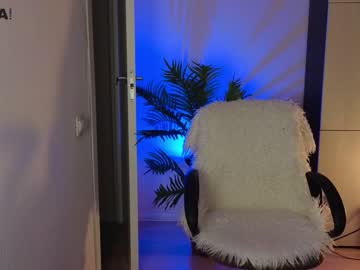 webcam girl im_milla live cam image #6046579