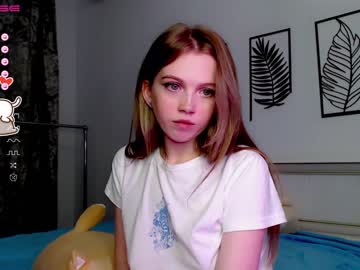 webcam girl small_blondee live cam image #3373094