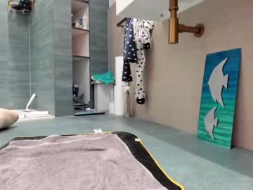 webcam girl lets_slip_and_slide live cam image #5790077