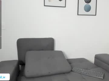 webcam girl abigail_w live cam image #6735786
