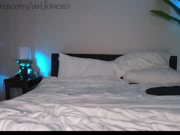 webcam couple ari_lovexo live cam image #4135196