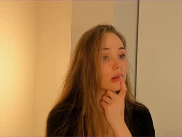 webcam girl cutie_boom live cam image #4050170