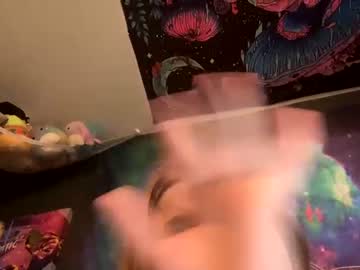 webcam girl lovelykenzie1123 live cam image #3889370
