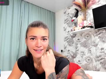 webcam girl joconda live cam image #2345348