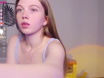 webcam girl small_blondee live cam image #3271341