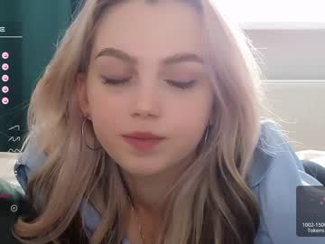 webcam girl small_blondee live cam image #5376128