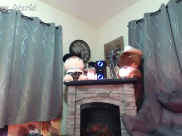 webcam girl murbears_world live cam image #2215942
