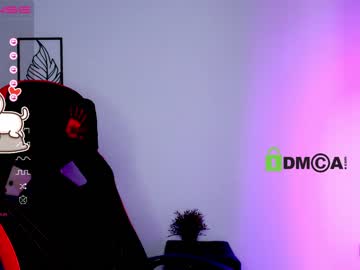 webcam girl small_blondee live cam image #3677875