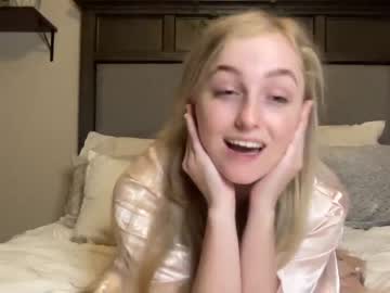 webcam girl peachezzs live cam image #2483157