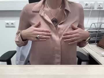 webcam girl naturalsuperblondie live cam image #6340124
