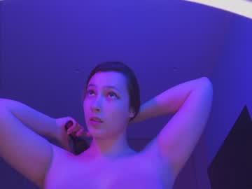 webcam girl aveksmr live cam image #2681340