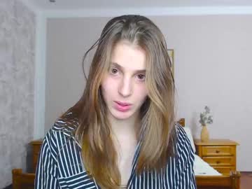 webcam girl little_kitt1y_ live cam image #5647003