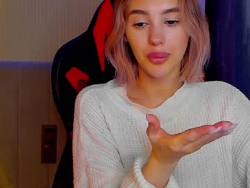 webcam girl angella_kleee live cam image #2999344