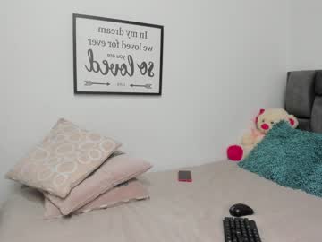 webcam girl abigail_w live cam image #582293
