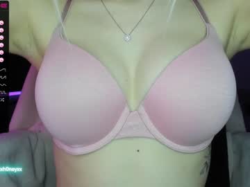 webcam girl xxxhoneyxx live cam image #3771509
