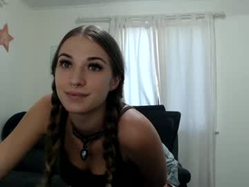 webcam girl lil_miss_naughty live cam image #4250759