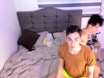 webcam man 2gays_1straight live cam image #2649009