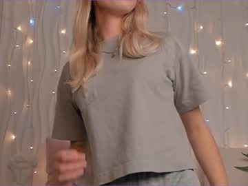 webcam girl sharonmorgans live cam image #3431457