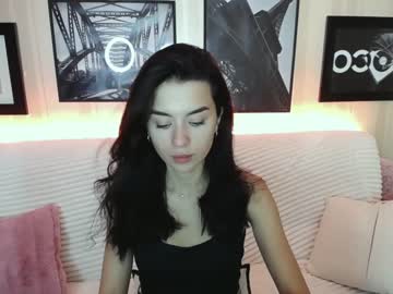webcam girl zara_larison live cam image #2608637