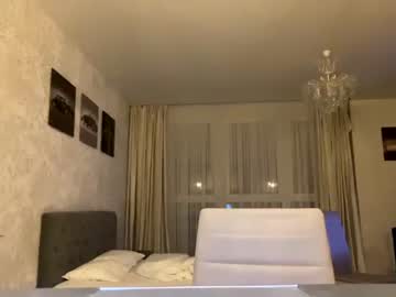 webcam girl bitter_moon live cam image #1217147