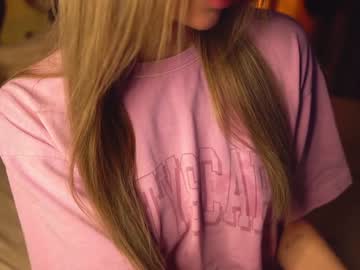 webcam girl cuteelsa_ live cam image #5993820
