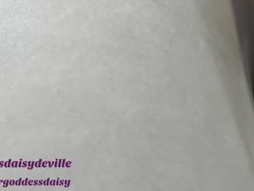webcam girl daisydeville live cam image #2272648