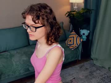webcam girl odettechurchwell live cam image #7104157