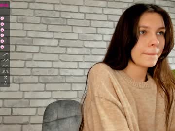 webcam girl carolynjacquelins live cam image #3183675