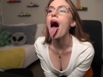 webcam girl emma_ruby live cam image #3643010
