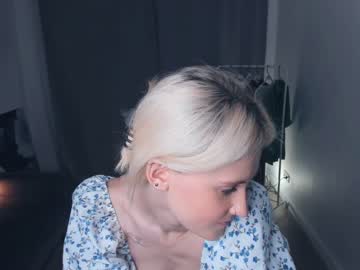 webcam girl lili_summer live cam image #5693381
