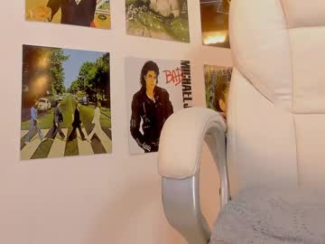 webcam girl little_effy18 live cam image #5616496