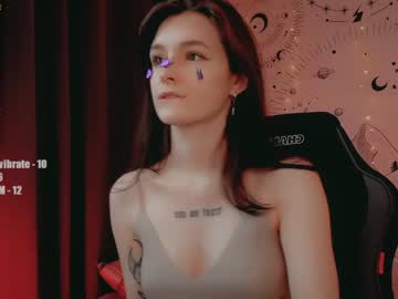 webcam girl ronnie_moon live cam image #1420928