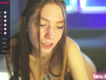 webcam girl angels_kiss live cam image #3185231