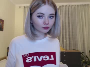webcam girl yvaine777 live cam image #1330321