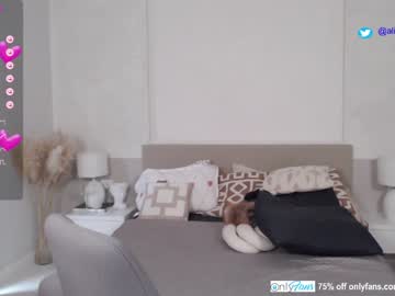 webcam girl smileyouarehere live cam image #6388344