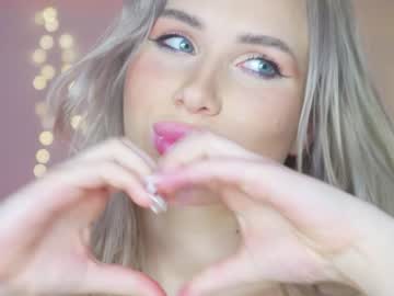 webcam girl pearl_blonde live cam image #1245826