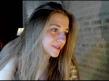 webcam girl sophie_crashh live cam image #4453940