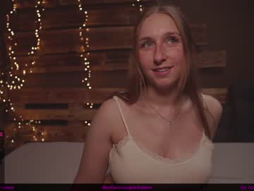 webcam girl coupledreamx live cam image #2298413