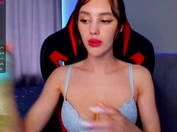 webcam girl angella_kleee live cam image #2526248