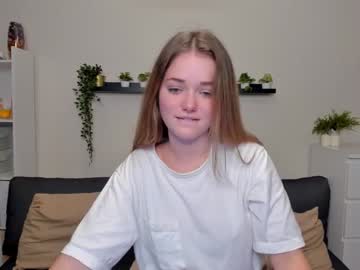 webcam girl caitlin_bell live cam image #149067