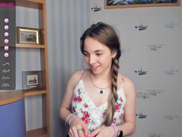 webcam girl shy_media live cam image #4417591