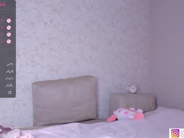 webcam girl bzzzme live cam image #5766946